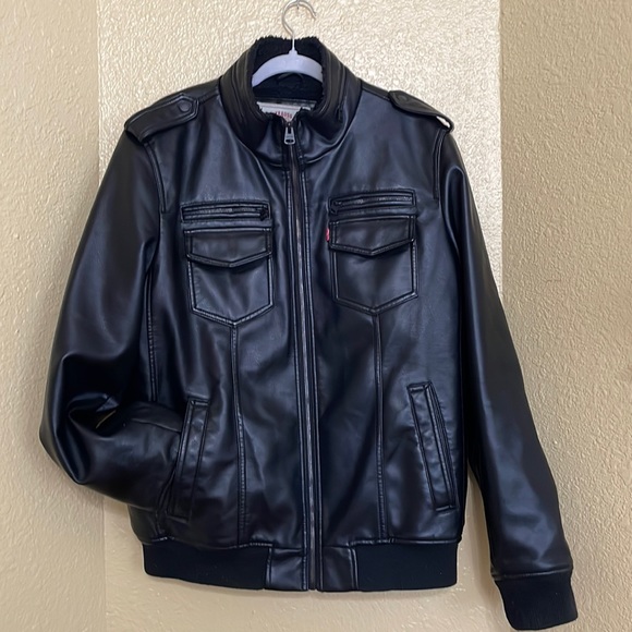 Levi’s Men's Sherpa Lined Faux Leather Aviator Bomber - Picture 4 of 8